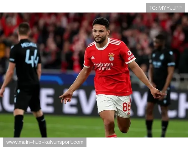 本菲卡追内马尔式街球技术，点燃足球狂热新高潮