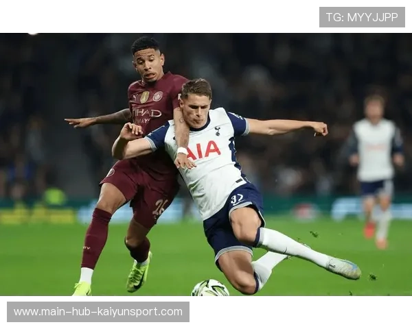 曼联备战热刺,年轻力量成关键,战术调整至关重要 曼联备战热刺,年轻力量成关键,战术调整至关重要